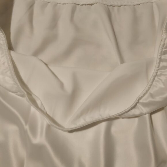 Above-Knee Length Satin Half Slip with Ruffled Hem, Plus Size - Picture 7 of 7